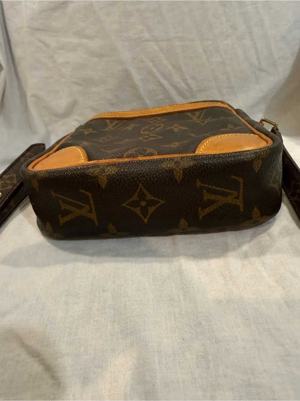 Vintage Louis Vuitton Danube PM Monogram Crossbody Bag France AR0040